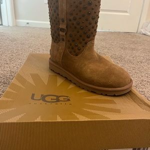 UGG Australia Brand New Short Studded Boots New size 5